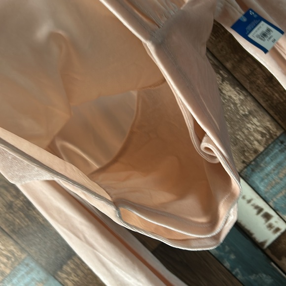 Arizona XS pink velour slimming top - Picture 9 of 10